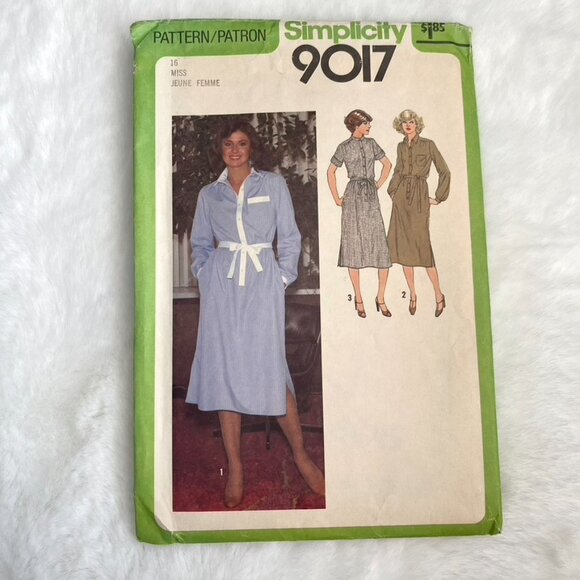 2 Simplicity Sewing Patterns - Picture 4 of 5